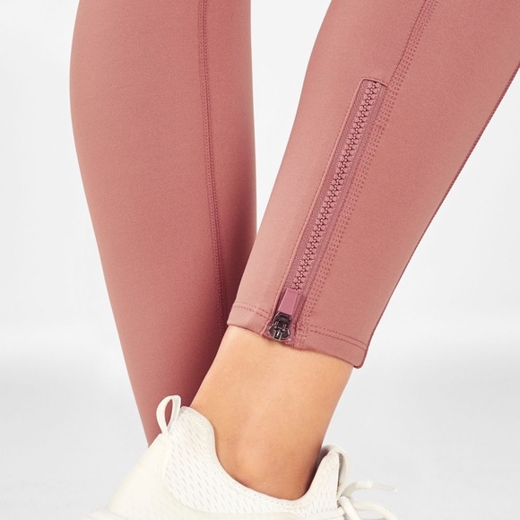 Womens Fabletics Trinity Motion365® HW Utility Legging Orchid Smoke small - Picture 5 of 6